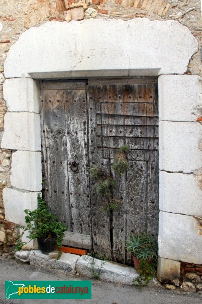 El Far d´Empordà - Nucli antic, llinda de 1588 (Foto: Albert Esteves, 2011) El Far d´Empordà - Nucli antic, llinda de 1588