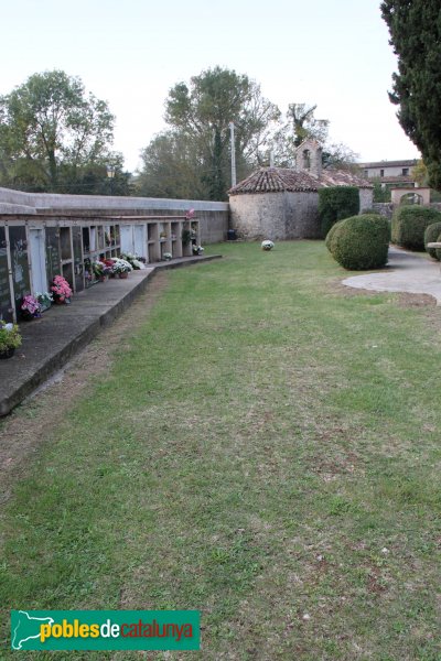 Sant Llorenç de la Muga - Capella de Sant Andreu (Foto: Albert Esteves, 2011) Sant Llorenç de la Muga - Capella de Sant Andreu