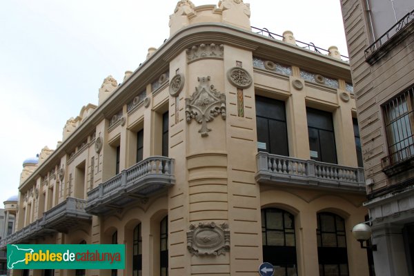 Figueres - Casino Menestral (Foto: Albert Esteves, 2011) Figueres - Casino Menestral