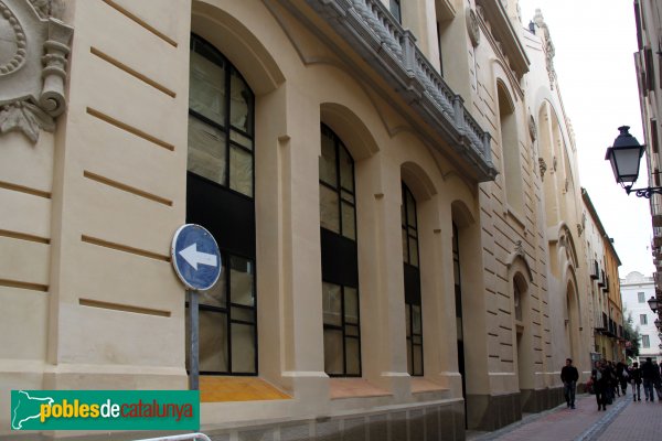 Figueres - Casino Menestral (Foto: Albert Esteves, 2011) Figueres - Casino Menestral