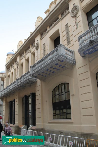 Figueres - Casino Menestral (Foto: Albert Esteves, 2011) Figueres - Casino Menestral