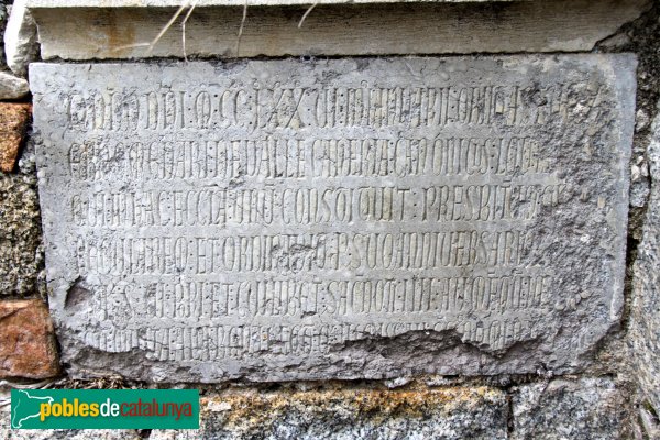 Santa Coloma de Farners - Sant Pere Cercada, làpida del segle XIII (Foto: Albert Esteves, 2012) Santa Coloma de Farners - Sant Pere Cercada, làpida del segle XIII