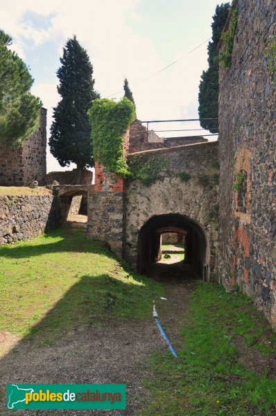 Hostalric - Castell (Foto: Alberto González Rovira, 2012) Hostalric - Castell