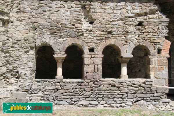 Rabós - Sant Quirze de Colera, claustre (Foto: Albert Esteves, 2012) Rabós - Sant Quirze de Colera, claustre