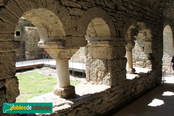Rabós - Sant Quirze de Colera, claustre (Foto: Albert Esteves, 2012) Rabós - Sant Quirze de Colera, claustre