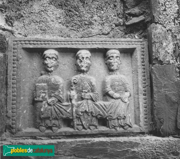 Rabós - Sant Quirze de Colera, sepulcre (Foto: Josep Salvany, Fons Salvany-Biblioteca de Catalunya, 1918) Rabós - Sant Quirze de Colera, sepulcre