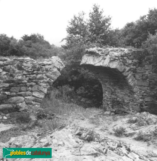 ant Climent Sescebes - Pont medieval de Vilartolí (Foto: M.A.Solé - Patrimoni Gencat, 1985) ant Climent Sescebes - Pont medieval de Vilartolí