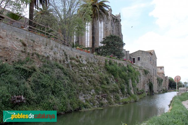 Castelló d'Empúries - Muralles (Foto: Albert Esteves, 2012) Castelló d'Empúries - Muralles