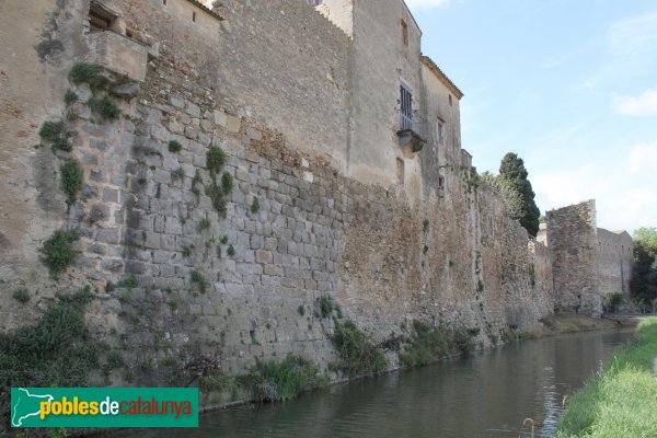 Castelló d'Empúries - Muralles (Foto: Albert Esteves, 2012) Castelló d'Empúries - Muralles