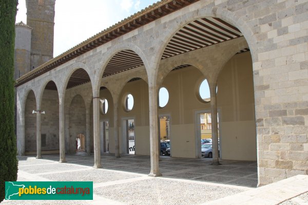 Castelló d'Empúries - Porxada (Foto: Albert Esteves, 2012) Castelló d'Empúries - Porxada