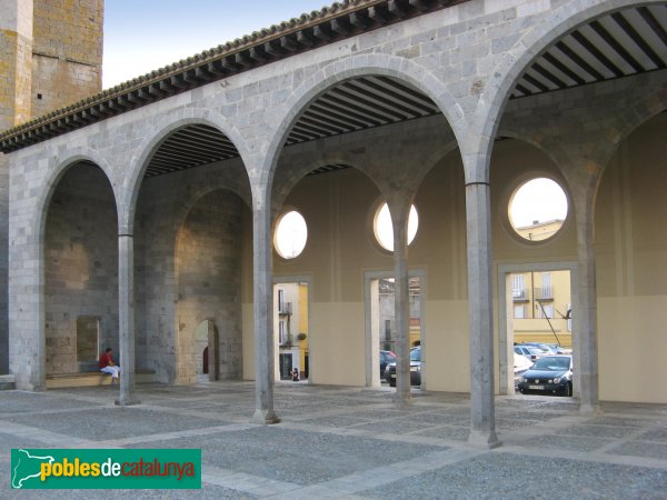 Castelló d'Empúries - Porxada (Foto: Albert Esteves, 2008) Castelló d'Empúries - Porxada