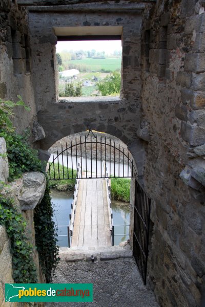 Castelló d´Empúries - Portal de la Gallarda (Foto: Albert Esteves, 2012) Castelló d´Empúries - Portal de la Gallarda