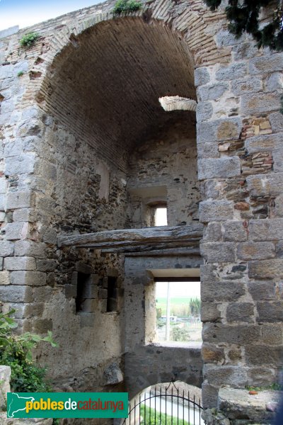 Castelló d´Empúries - Portal de la Gallarda (Foto: Albert Esteves, 2012) Castelló d´Empúries - Portal de la Gallarda