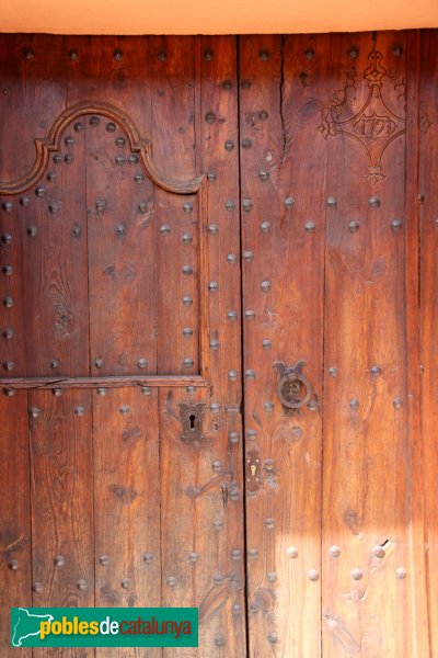 Sant Pere de Riudebitlles - Carrer Nou, porta del segle XVIII