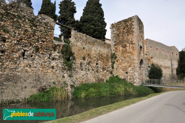 Castelló d'Empúries - Muralles (Foto: Alberto González Rovira, 2013) Castelló d'Empúries - Muralles