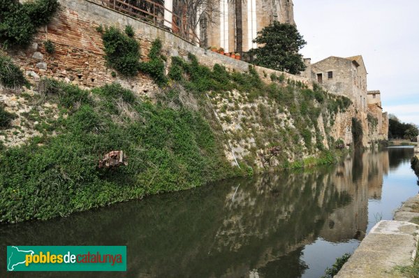 Castelló d'Empúries - Muralles (Foto: Alberto González Rovira, 2013) Castelló d'Empúries - Muralles