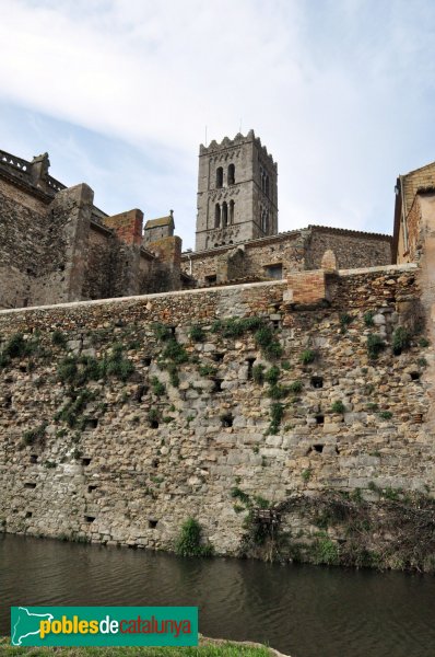 Castelló d'Empúries - Muralles (Foto: Alberto González Rovira, 2013) Castelló d'Empúries - Muralles