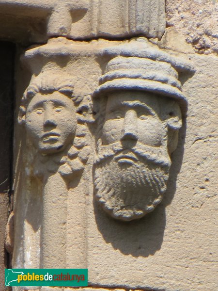 Can Cladelles · detall de la finestra de la façana (Foto: Jaume Marcet i Prims, 2013) Can Cladelles · detall de la finestra de la façana