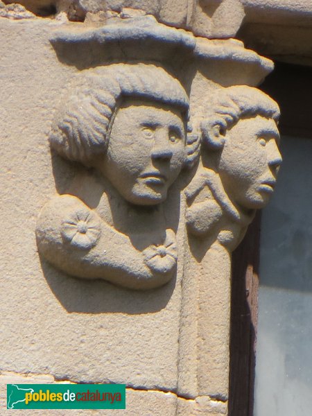 Can Cladelles · detall de la finestra de la façana (Foto: Jaume Marcet i Prims, 2013) Can Cladelles · detall de la finestra de la façana