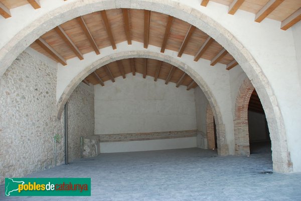 Sant Sadurní d'Anoia - Fassina de Can Guineu (Foto: <i>Inakior</i>, 2011) Sant Sadurní d'Anoia - Fassina de Can Guineu