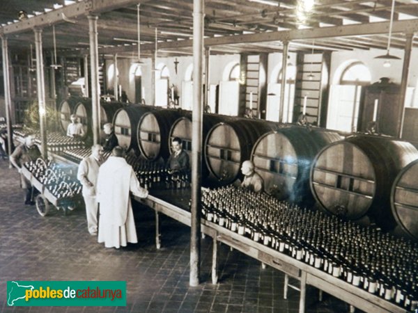 Tarragona - Fàbrica Chartreuse (Foto: enviada per Pol Oto Masagué) Tarragona - Fàbrica Chartreuse