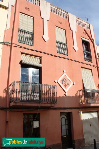 Torrelles de Foix - Casa de Torrelles (Foto: Albert Esteves, 2013) Torrelles de Foix - Casa de Torrelles