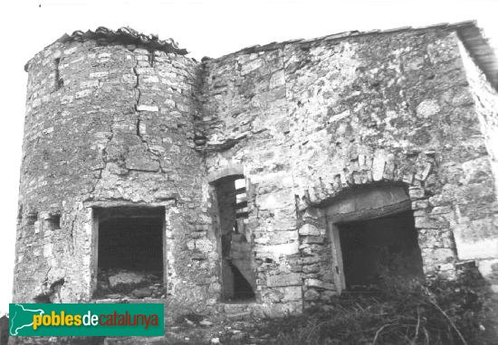 Torrelles de Foix - Torre de Cal Pepó (Foto: Pere Català - Patrimoni Gencat, 1962) Torrelles de Foix - Torre de Cal Pepó