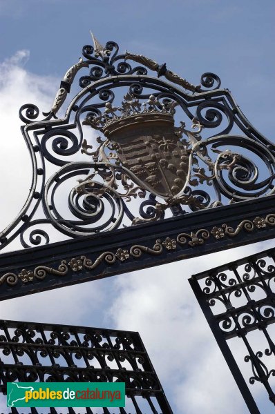 Sant Pere de Ribes - Mas Solers, detall de la reixa exrterior (Foto: <i>Finca Mas Solers</i>) Sant Pere de Ribes - Mas Solers, detall de la reixa exrterior