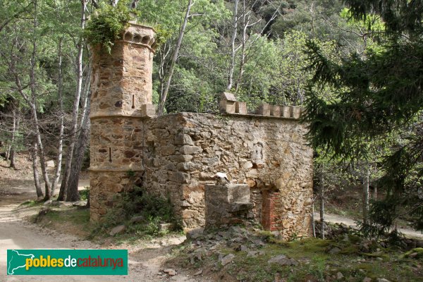 La Jonquera - Torre del Pentinador (Foto: Albert Esteves, 2014) La Jonquera - Torre del Pentinador