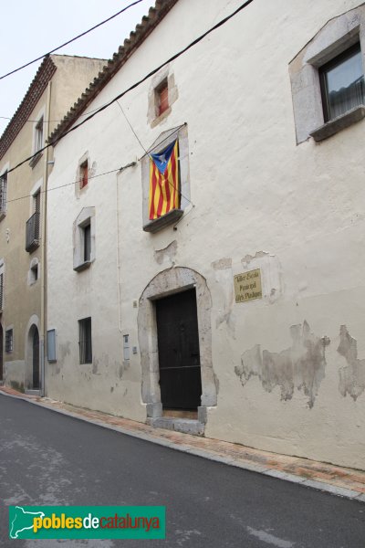 Darnius - Rectoria (Foto: Albert Esteves, 2014) Darnius - Rectoria