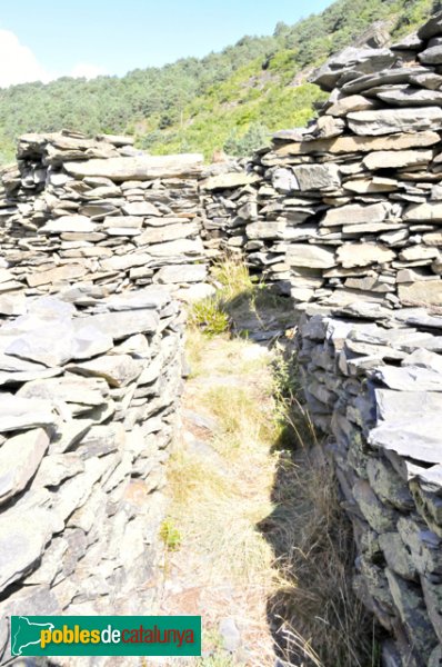 Arròs - Trinxeres de la Tor des Tres Pois (Foto: Joan Sánchez Sabé, 2014) Arròs - Trinxeres de la Tor des Tres Pois