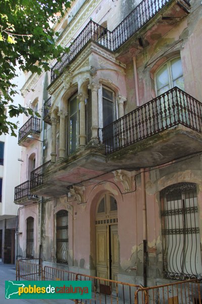 Portbou - Can Sol, abans de la restauració (Foto: Albert Esteves, 2014) Portbou - Can Sol, abans de la restauració