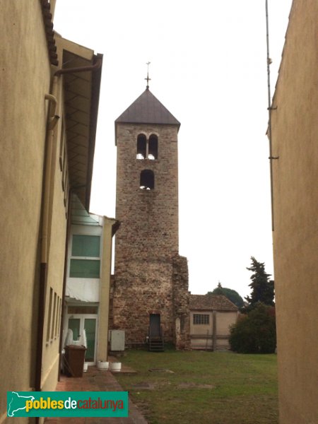 Campanar Romànic i jardins de Jaume Cladelles, vistos des de la Plaça de Baix (Foto: Joan Sánchez Sabé, 2014) Campanar Romànic i jardins de Jaume Cladelles, vistos des de la Plaça de Baix