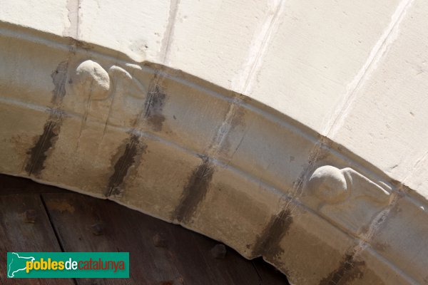 Les Oluges - Castell de l'Oluja Alta, detall de la porta (Foto: Albert Esteves, 2014) Les Oluges - Castell de l'Oluja Alta, detall de la porta