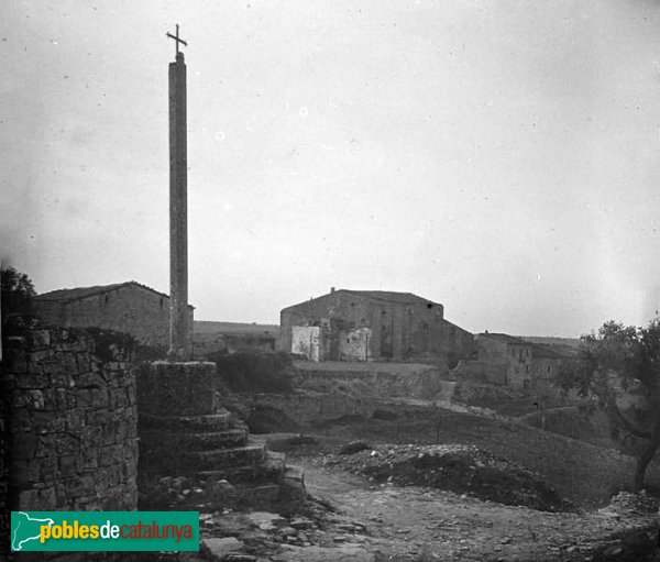Les Oluges - Creu de la Santa Missió (Foto: Josep Salvany -Fons Salvany, Biblioteca de Catalunya-, 1918) Les Oluges - Creu de la Santa Missió