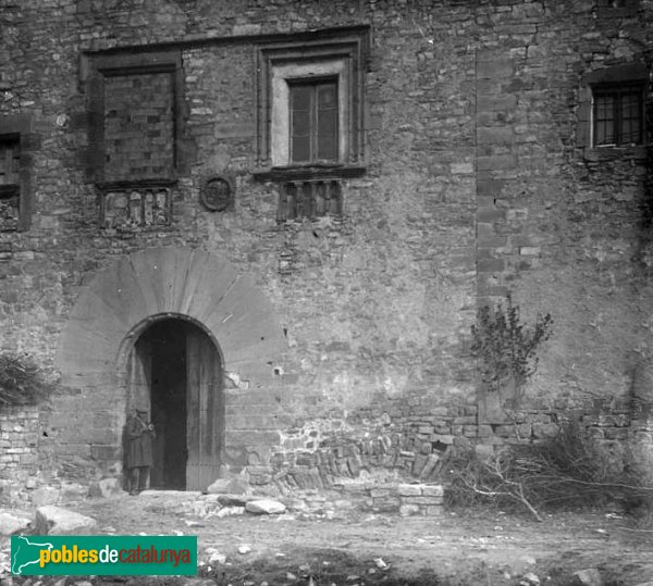 Les Oluges - Castell de l'Oluja Alta (Foto: Josep Salvany -Fons Salvany, Biblioteca de Catalunya-, 1918) Les Oluges - Castell de l'Oluja Alta