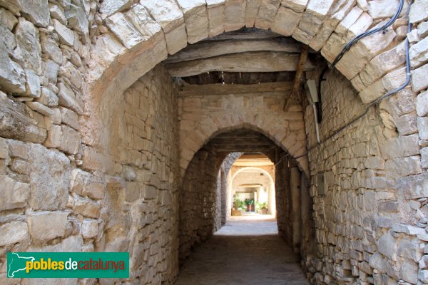 Les Oluges - Porxos de Montfalcó (Foto: Albert Esteves, 2014) Les Oluges - Porxos de Montfalcó