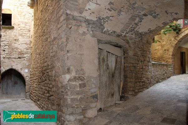 Les Oluges - Porxos de Montfalcó (Foto: Albert Esteves, 2014) Les Oluges - Porxos de Montfalcó