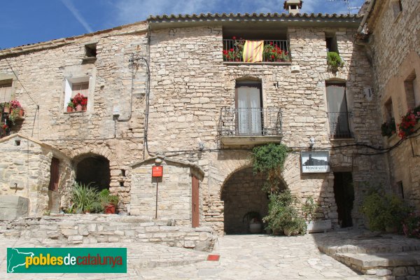 Les Oluges - Porxos de Montfalcó (Foto: Albert Esteves, 2014) Les Oluges - Porxos de Montfalcó