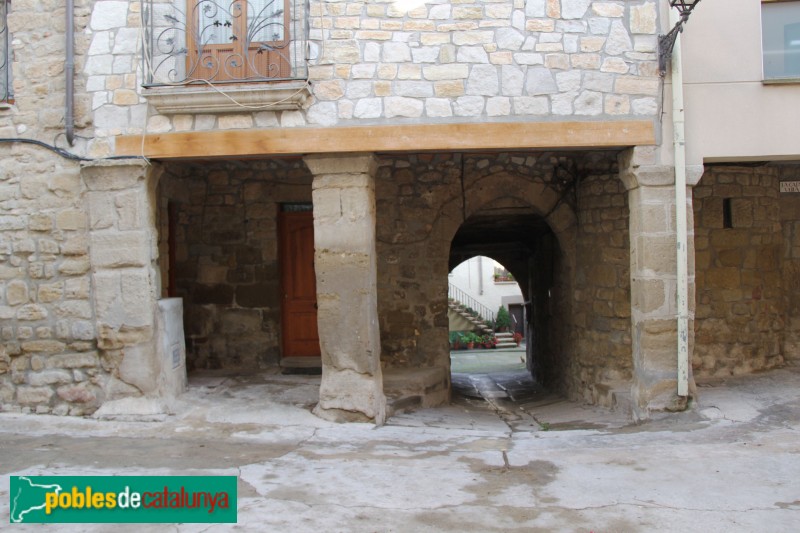 Palou de Sanaüja. Plaça Major (Foto: Albert Esteves, 2014) Palou de Sanaüja. Plaça Major