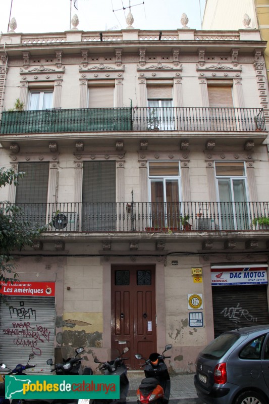 Barcelona - Carrer Olzinelles, 100 (Foto: Albert Esteves, 2014) Barcelona - Carrer Olzinelles, 100