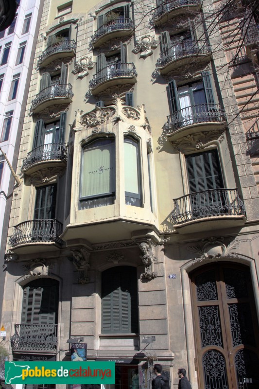 Barcelona - Rambla de Catalunya, 96 (Foto: Albert Esteves, 2015) Barcelona - Rambla de Catalunya, 96