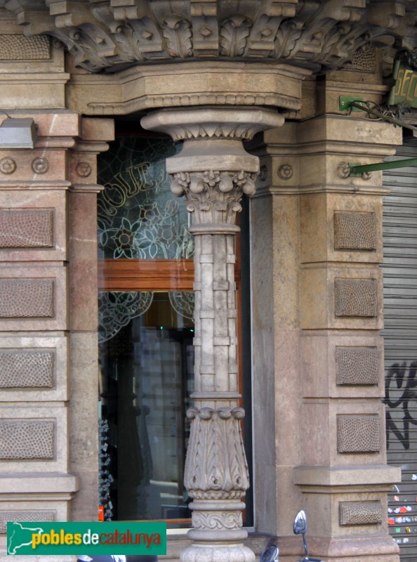 Barcelona - Rambla Catalunya, 77 (Foto: Albert Esteves, 2015) Barcelona - Rambla Catalunya, 77