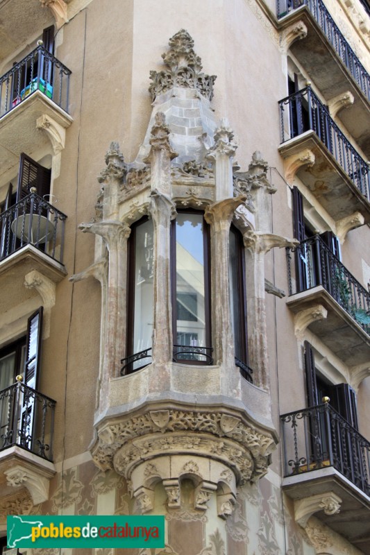 Barcelona - Plaça de les Olles, 2 (Foto: Albert Esteves, 2015) Barcelona - Plaça de les Olles, 2
