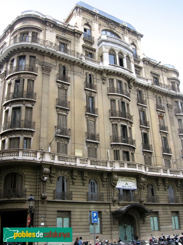 Barcelona - Via Laietana, 49 (Foto: Albert Esteves, 2013) Barcelona - Via Laietana, 49