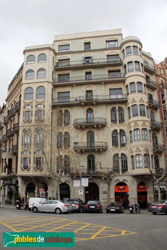 Barcelona - Rambla Catalunya, 74 (Foto: Albert Esteves, 2015) Barcelona - Rambla Catalunya, 74