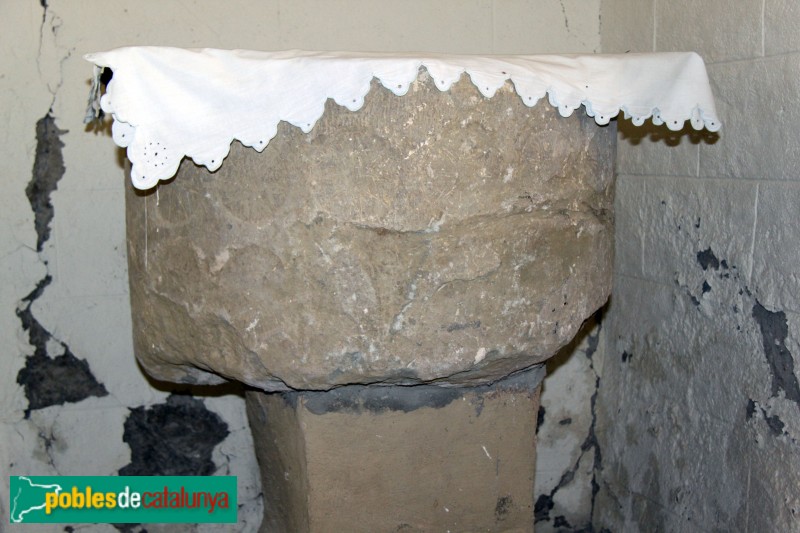 Estaràs - Sant Julià, pica beneitera (Foto: Albert Esteves, 2015) Estaràs - Sant Julià, pica beneitera