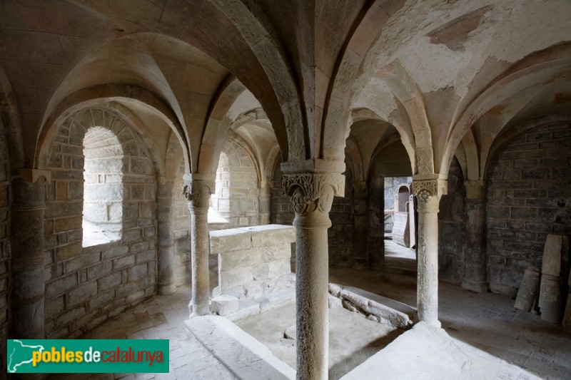 Torà - Monestir de Cellers: cripta (Foto: PMRMaeyaert, 2009) Torà - Monestir de Cellers: cripta