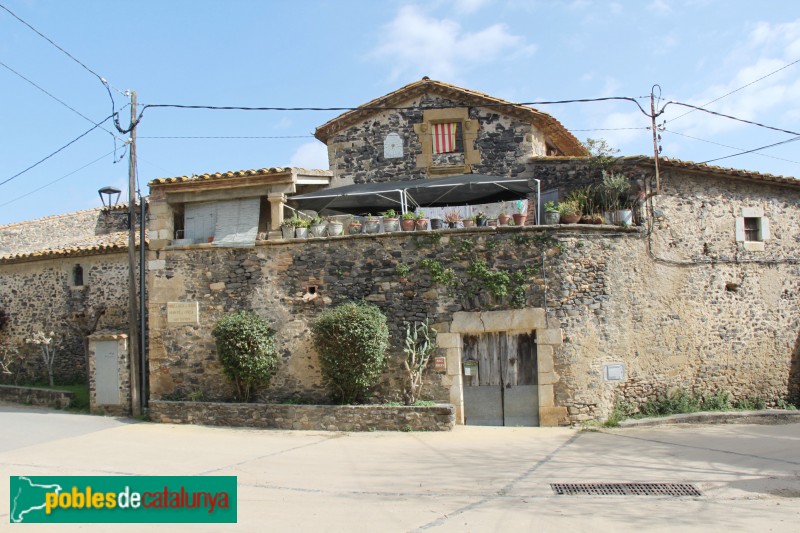 Corçà - Mas Pagès (Caçà de Pelràs) (Foto: Albert Esteves, 2015) Corçà - Mas Pagès (Caçà de Pelràs)