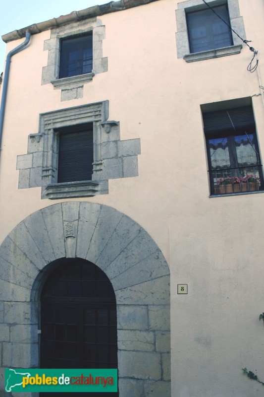 Bellcaire d'Empordà - Carrer Major, 8 (Foto: Albert Esteves, 2015) Bellcaire d'Empordà - Carrer Major, 8